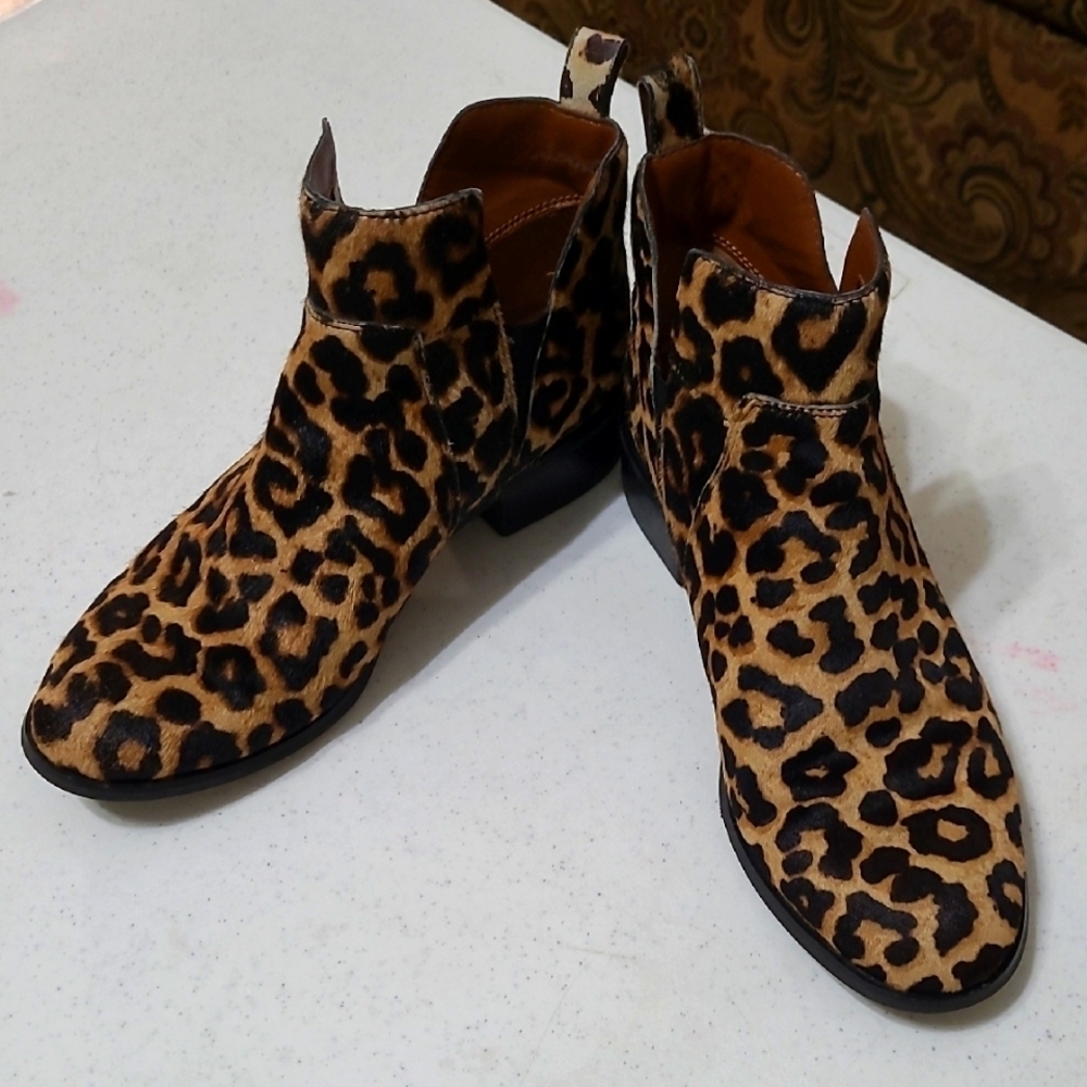 Franco Sarto women's animal print/fur ankle boots size 7.5